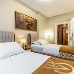 Bellavia Deluxe Apartamento *