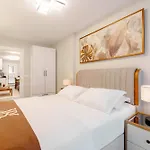 Bellavia Deluxe Apartamento *