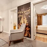 Bellavia Deluxe דירה *